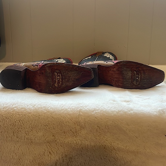 Women’s Western Boots - Picture 6 of 7